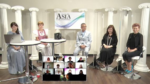 オープニングの模様