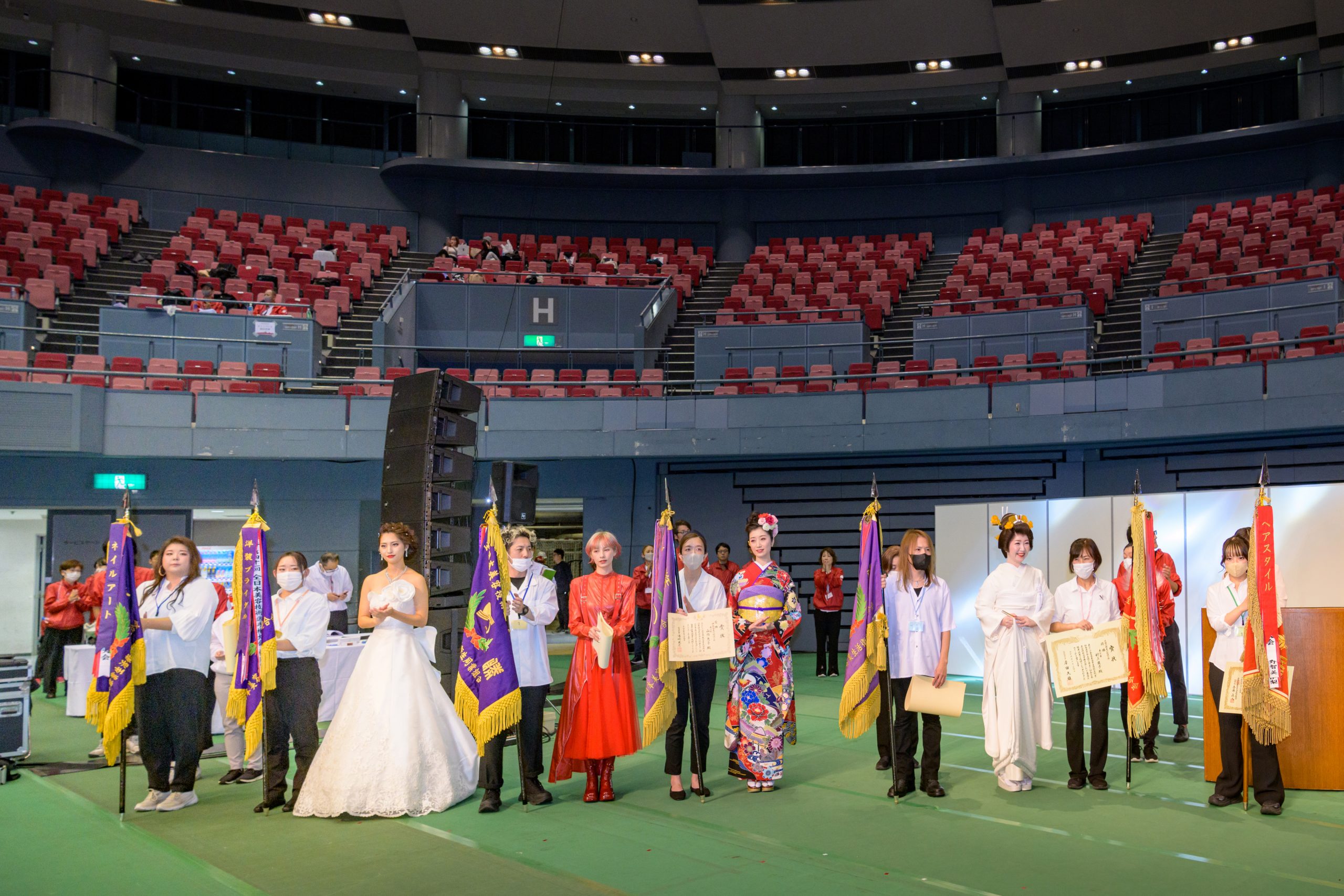 各競技で全国一となった皆さんによる記念撮影