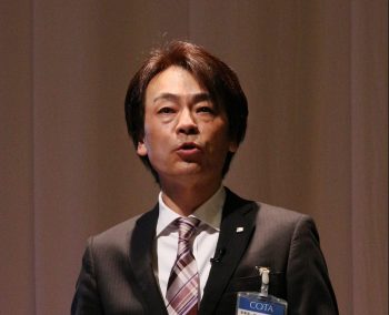 具体的な営業施策について説明する松下淳営業第一部長