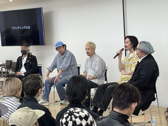 全出演者によるトークセッションの模様