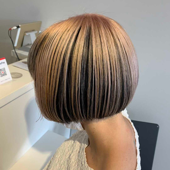 ■アプローチ_3 大人世代の顧客には、アウターカラーで白髪ぼかし