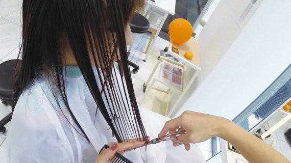 顔周りのカット