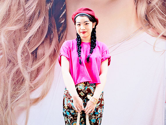 【連載】街とひとを切り取るスナップ/No.14 ツカモトハルカさん 1 個性派アイテムもスッキリまとめて