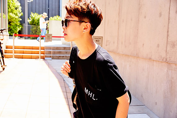 洗練されたモノトーンファッション