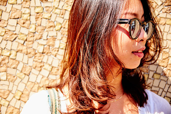 横断歩道でひときわ目立った２人組