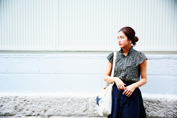 【連載】街とひとを切り取るスナップ/No.22 矢野祐里さん 7 ふわふわおくれ毛のヘアスタイル