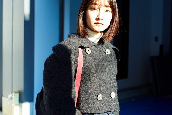 原宿の裏通りで見つけたワンレンボブの女子