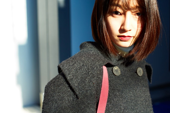 原宿の裏通りで見つけたワンレンボブの女子