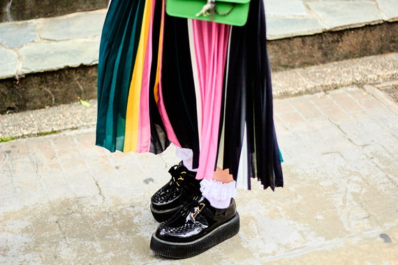 黒髪ロングのオシャレガール