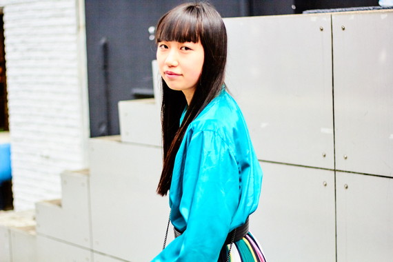 黒髪ロングのオシャレガール