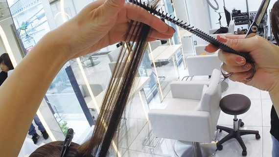 トップのカット準備