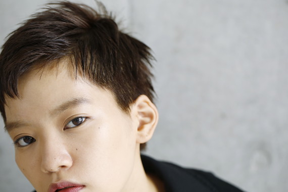 【連載】12色のうたうヘアカラー 11月は「立つ冬、光の中」/vetica タカギタカオ 4 流行色ばかりじゃなくて、ヘアカラーの定番「ブラウン」を極める