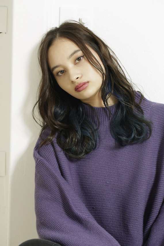 【連載】12色のうたうヘアカラー 2月は「アオキイト」/vetica タカギタカオ 5 美しいブルーが切なくも色鮮やかに発色する