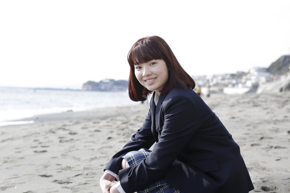 海に日が沈む夕暮れ色のヘアカラー