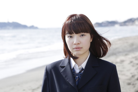 海に日が沈む夕暮れ色のヘアカラー