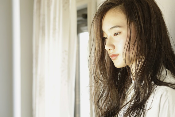 【連載】12色のうたうヘアカラー 12月は「忘念会」/vetica タカギタカオ 6 2017年のトレンドのハイライトを忘れず 2018年はその先行くハイライトデザインを