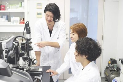 最内にあるMedullaに届け! 新しいヘアケアの概念「Hair Medulla Care」 1 世界初・毛髪内部の新発見に成功したタカラベルモント研究開発のチームワークとは?(後編)