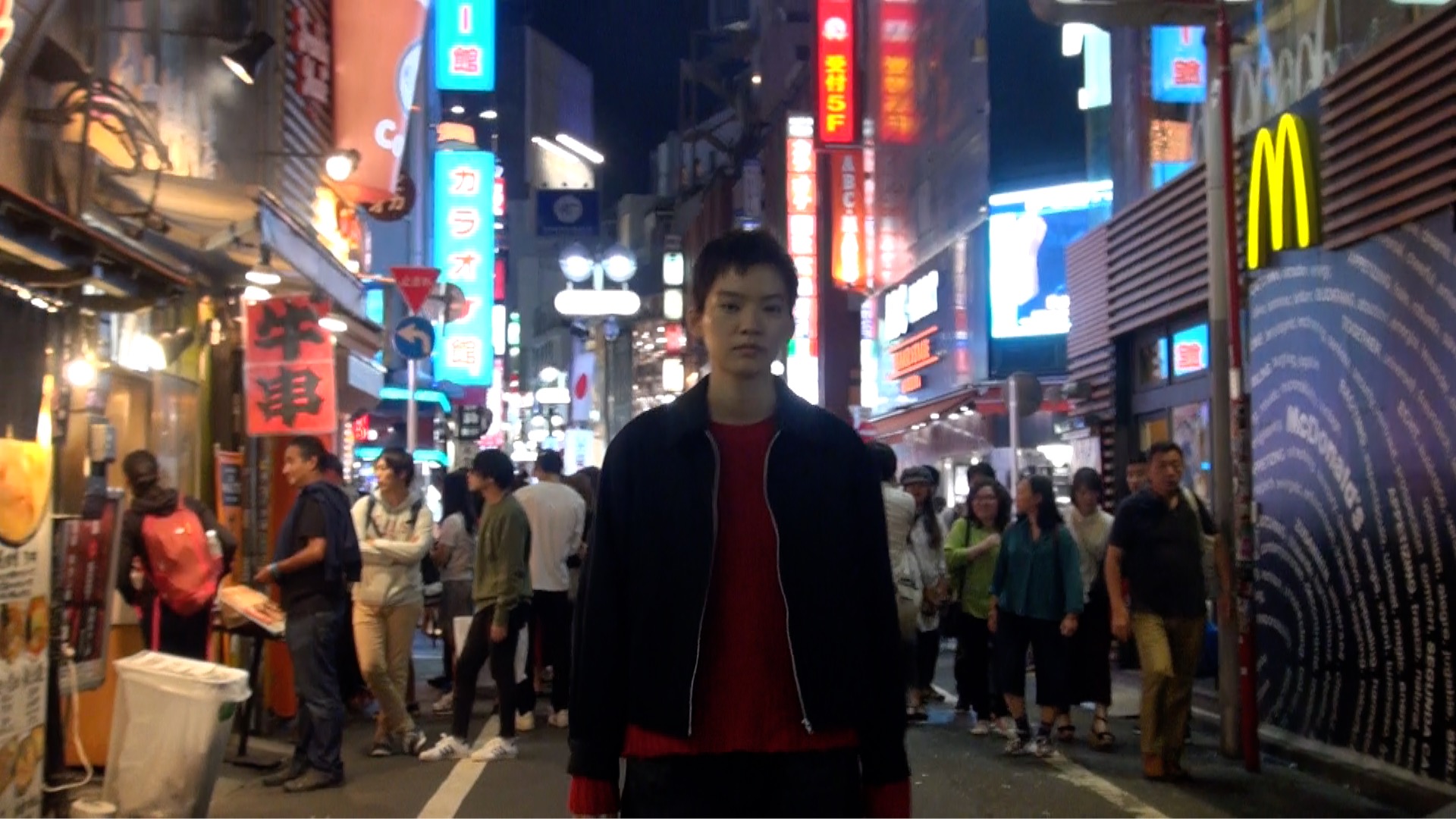 【連載】12色のうたうヘアカラー 11月は「立つ冬、光の中」/vetica タカギタカオ 13 流行色ばかりじゃなくて、ヘアカラーの定番「ブラウン」を極める