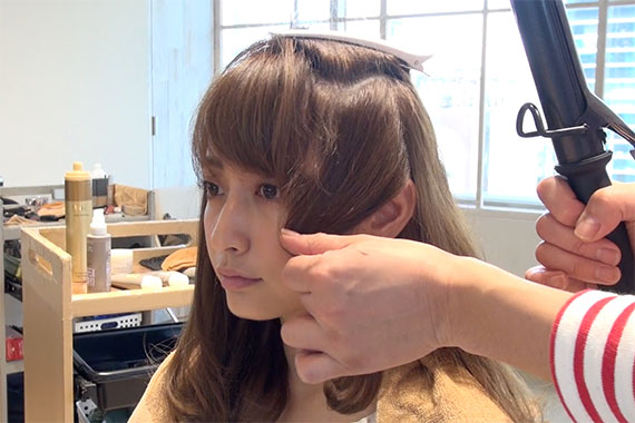 【連載】フォトジェニックなフォトシュートテク 自然光で撮影編 ヘアスタイリング② 16 ここから、動画の手順をおさらい