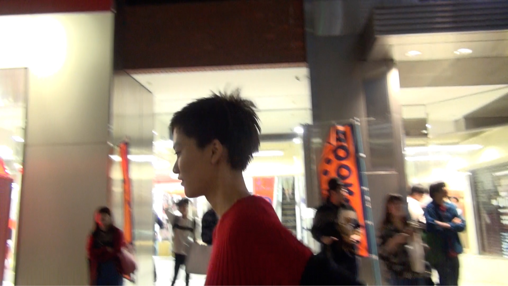 【連載】12色のうたうヘアカラー 11月は「立つ冬、光の中」/vetica タカギタカオ 15 流行色ばかりじゃなくて、ヘアカラーの定番「ブラウン」を極める