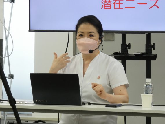 コロナ禍のサロン営業について解説する森柾秀美氏