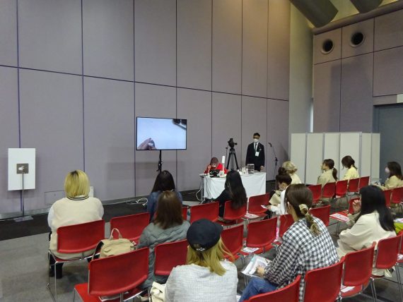 ネイル愛好者やネイル業界の従事者の要望に応えて企画