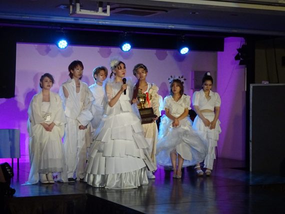 ７つのパフォーマンスステージが展開