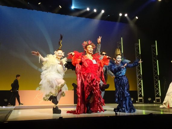 ３年振りに観客の前でパフォーマンスステージを披露