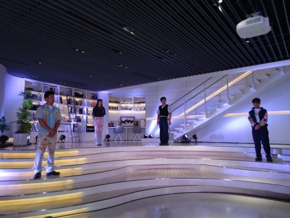 廃棄レザーが、1点物のファッション作品に変身。地域との協業から考える、サステナブルなものづくり。