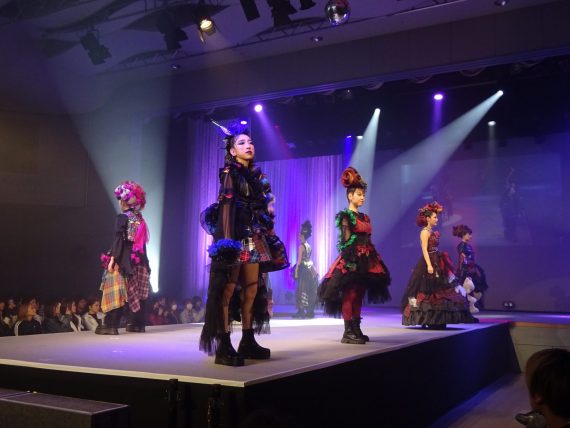 Competitionのグランプリの栄冠に輝いたGLAMチームのステージ