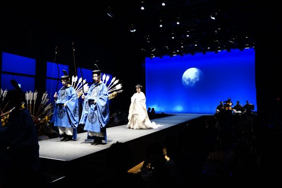 国際文化学園が創立70周年記念「感謝のつどい」を帝国ホテルで開催、「十二單」を題材とした記念事業も 8 70周年記念事業「十二單=襲ねの美」を青山スパイラルホールで一般公開