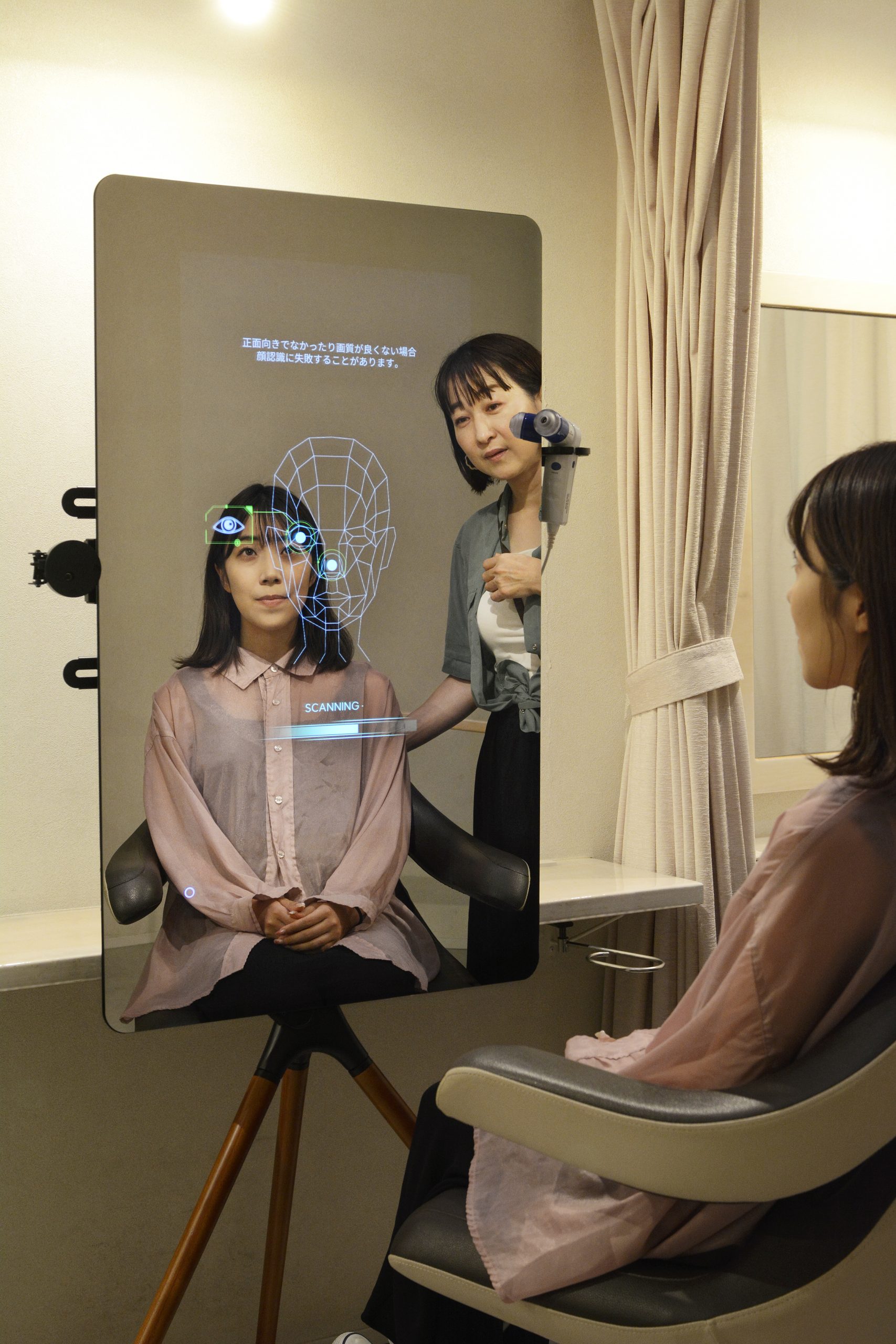 "セット面の可能性"を拡張するスマートミラー『Mirart(ミラート)』 2 美容師と顧客のコミュニケーションをスムーズに!