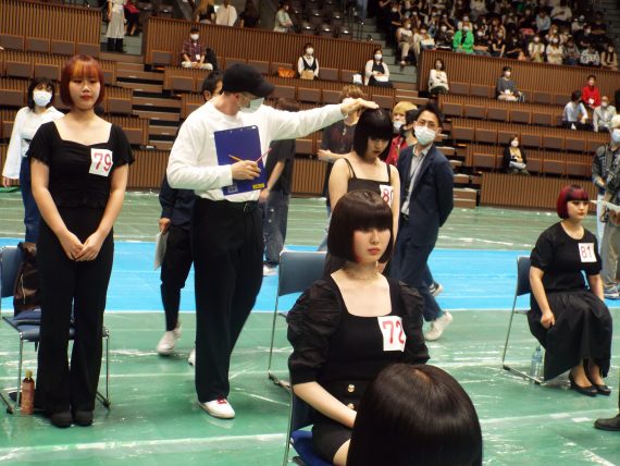 9月13日開催「第23回 SASSOON SCHOOLSHIP STUDENT HAIR CUT CONTEST」出場をかけて、国際文化学園 校内決勝大会を実施 6 コンテスト会場の全体の様子