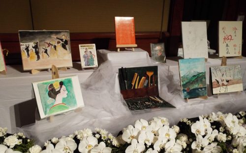 故人の華々しい美容人生を偲ぶ