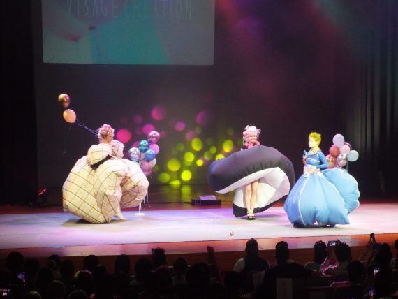 VISAGE LACHER DE BALLONS ヘアショー