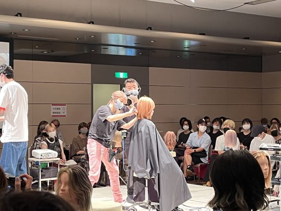 DaBセミナーでのパーマ技術解説