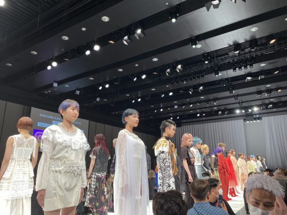 モデルインスタレーション