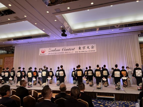 留袖着付の審査の様子