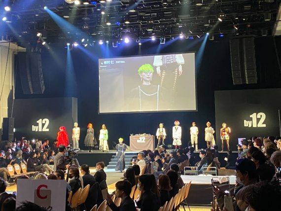 ヘアデザイナーによるパフォーマンス