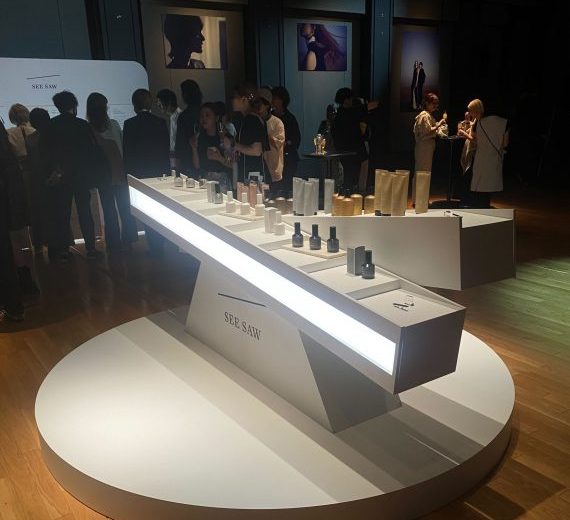 SEE/SAWのオリジナル商品展示