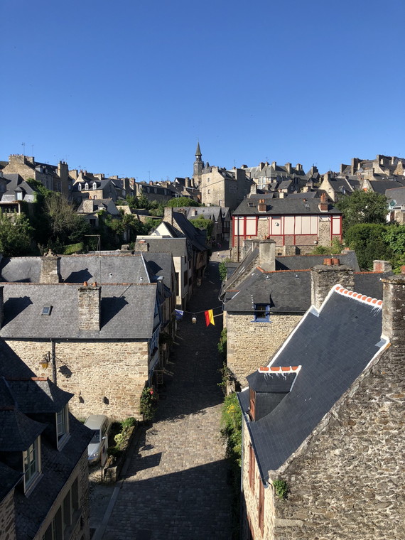 ディナンの街並み