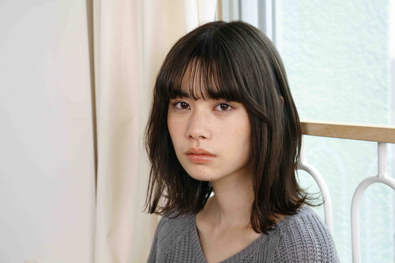 グレージュヘアカラー施術中