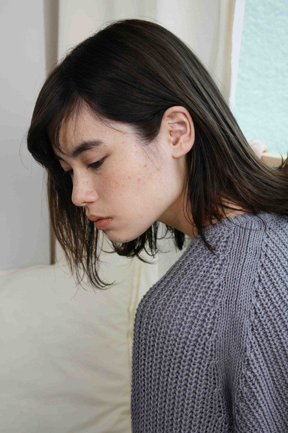 グレージュヘアカラー塗布