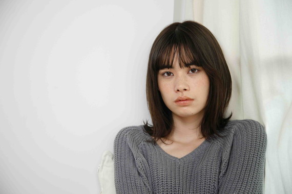 グレージュヘアカラー処理中