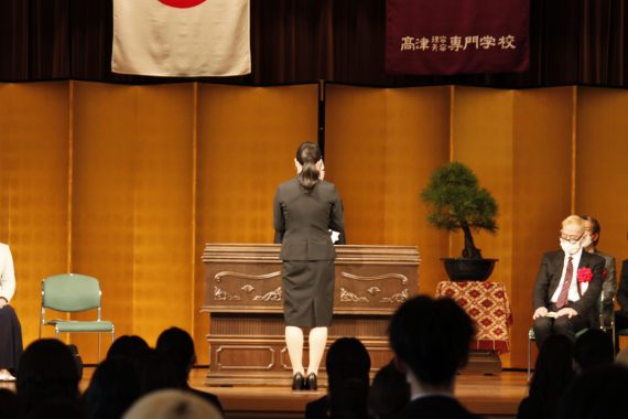 新入生誓いの辞の様子