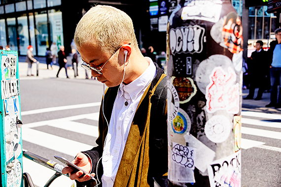 原宿駅の竹下口で金髪ボウズが目を引いた彼