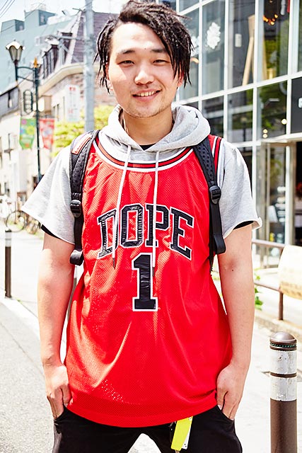 新作スニーカーのクローズアップ