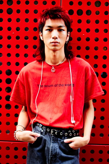 【連載】街とひとを切り取るスナップ/No.27 原田寛之さん 8 ファッションポイントはもちろん「赤」