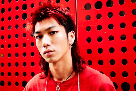 【連載】街とひとを切り取るスナップ/No.27 原田寛之さん 4 ファッションポイントはもちろん「赤」