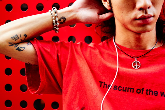 【連載】街とひとを切り取るスナップ/No.27 原田寛之さん 7 ファッションポイントはもちろん「赤」